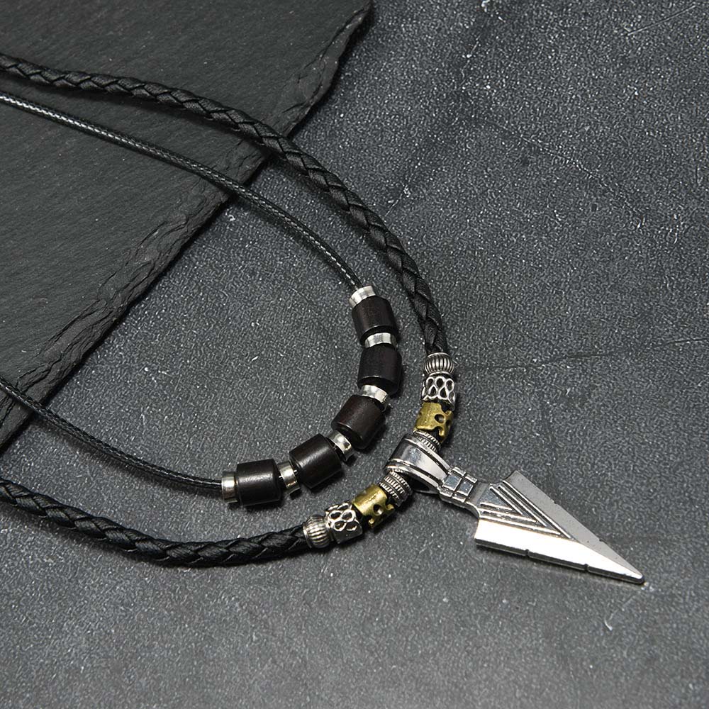 Collana da uomo con punta di f - Men Accessories Ethnic recensione e prezzo