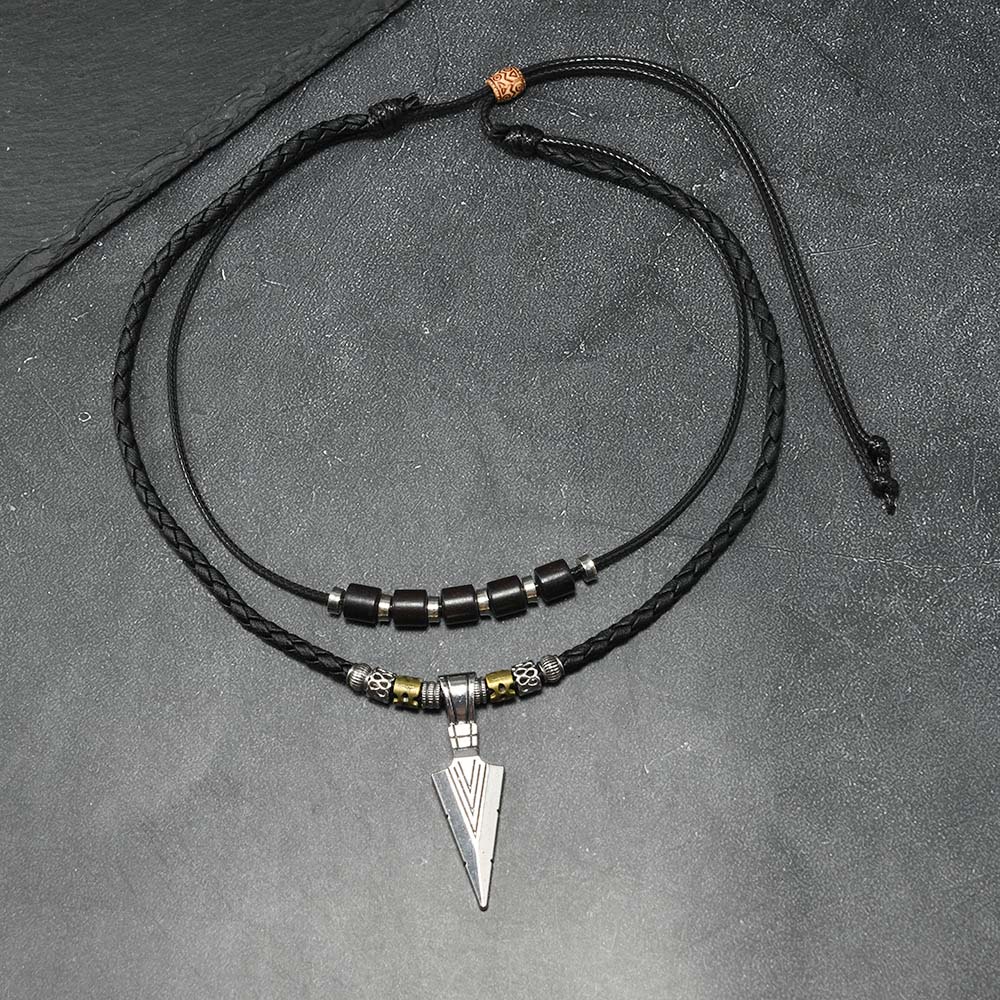 Collana da uomo con punta di f - Men Accessories Ethnic recensione e prezzo